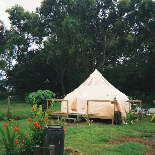 North Shore Glamping Camping Laie, Oahu, Hawaii, Hotel in Laie