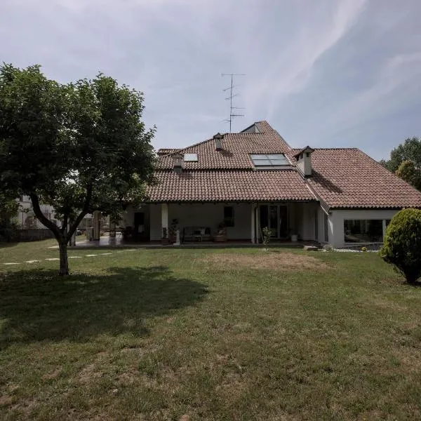 Peaceful Nature Home near Malpensa & Lake Como, hotell sihtkohas Mornago