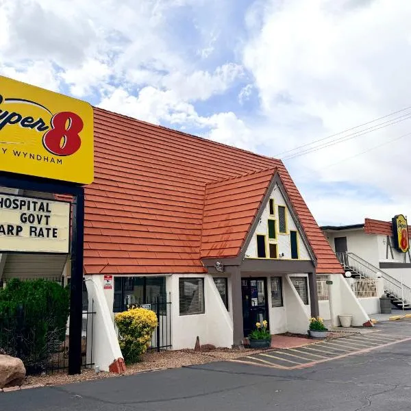 Super 8 by Wyndham Albuquerque Downtown, hotel in Albuquerque