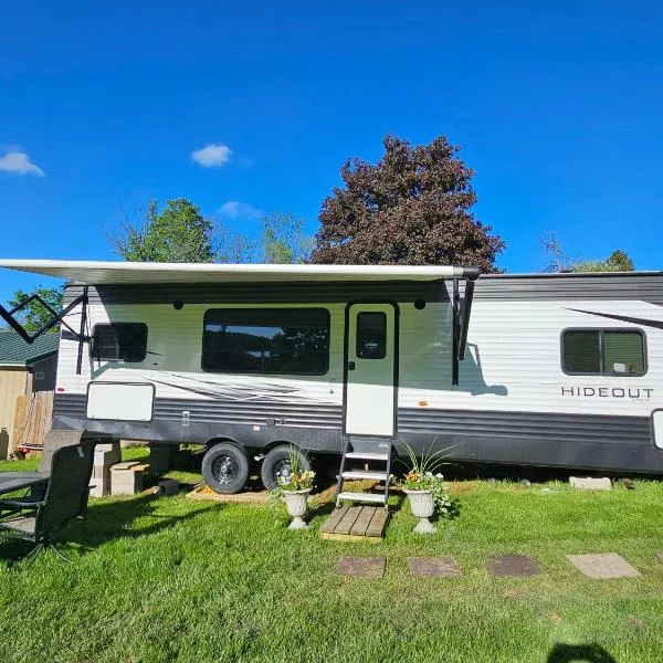Cozy Camper, ξενοδοχείο σε Newfield