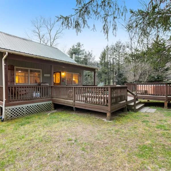Along the River Cottage, Hotel in Cullowhee