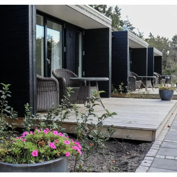 BLÅBJERGGAARD - Hennebysvej 60, hotel v destinácii Henne Strand