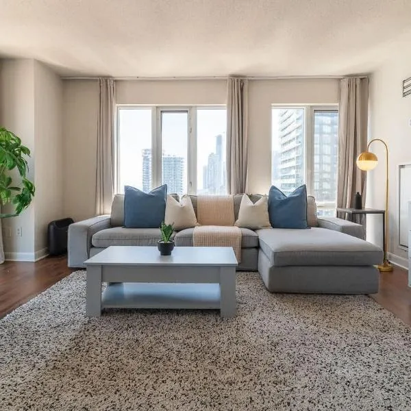 Luxury Downtown Retreat Condo in Prime Location, hotel en Toronto
