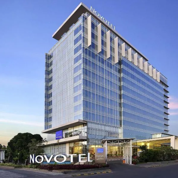 Novotel Makassar Grand Shayla, hotel v destinaci Makasar