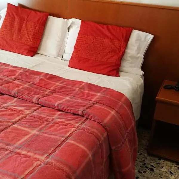 Ristorante Albergo Roma: Legnano'da bir otel