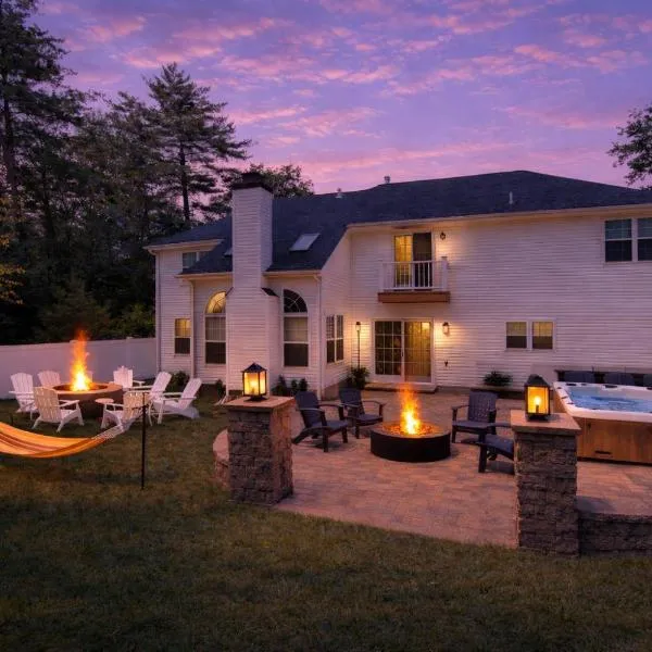 Luxury 5BR Backyard Oasis • Hot Tub • Game Room, hotel en East Stroudsburg