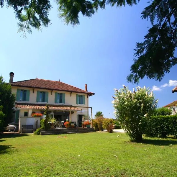 L'Estanquet Bed and Breakfast pdj offert, hotel a Gastes