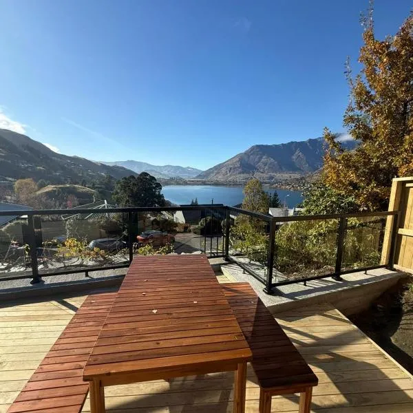 Lake & Mountain View Retreat, Hotel in Queenstown