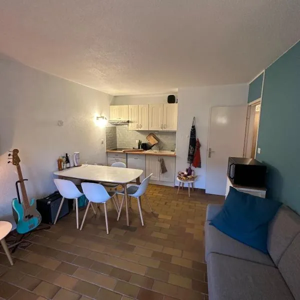 Appartement T3 Saint Cyr Sur Mer: Les Lecques şehrinde bir otel