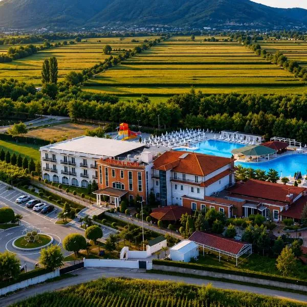 Gardenland Resort, hotel u gradu Skadar