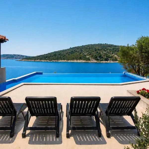 Holiday home Four Pearls, hotel a Sevid