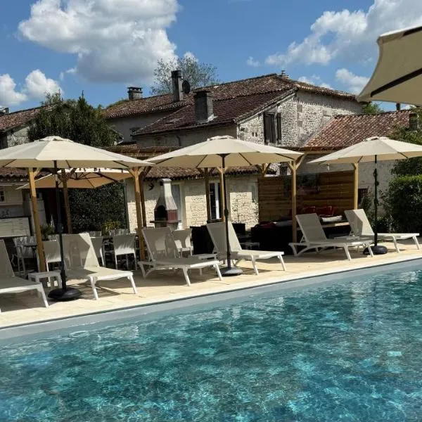 Le Jardin Des Hirondelles Naturiste, hotel a Blanzaguet-Saint-Cybard