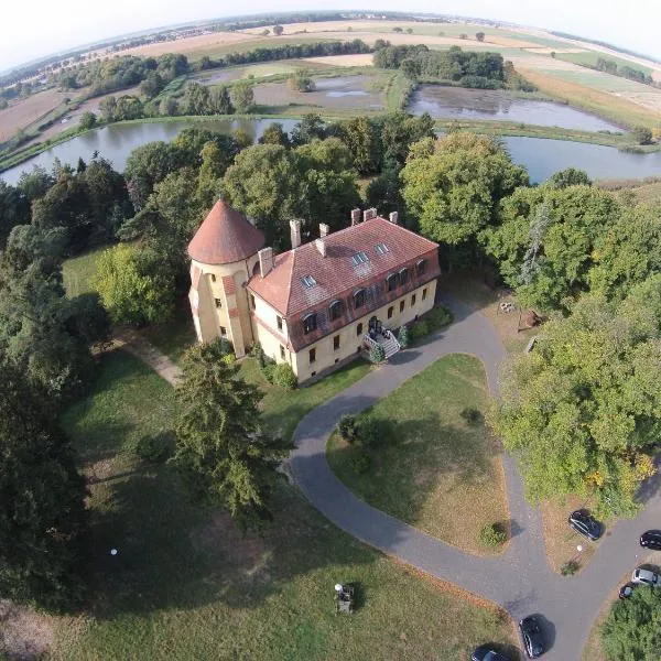 Zamek Dobra, hotel en Oleśnica