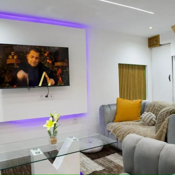 Quiet & Bright Apartment- Downtown- high-speed Wi-Fi、ヤウンデのホテル