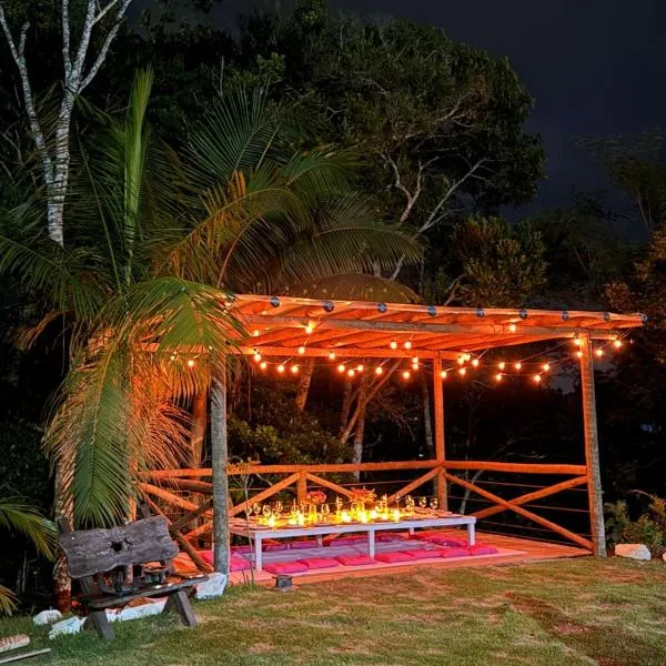 Recanto Iluminado, hotel u gradu Juquitiba