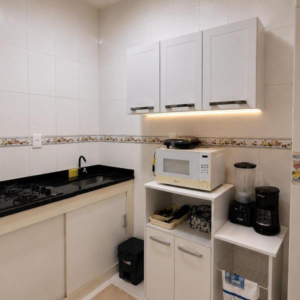 1 MINUTO DA PRAIA DE COPA! De frente! Quarto, cozinha, banheiro, comércio e transporte na porta - Foto 4