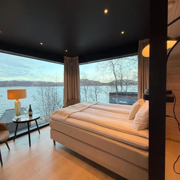 Aurora Sea Lodges, hotel in Karpbukt