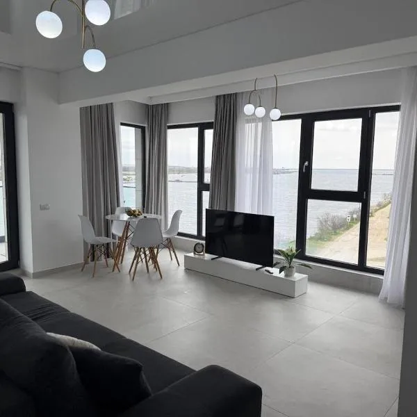 Sea View Apartment in North Mamaia, hotel i Năvodari