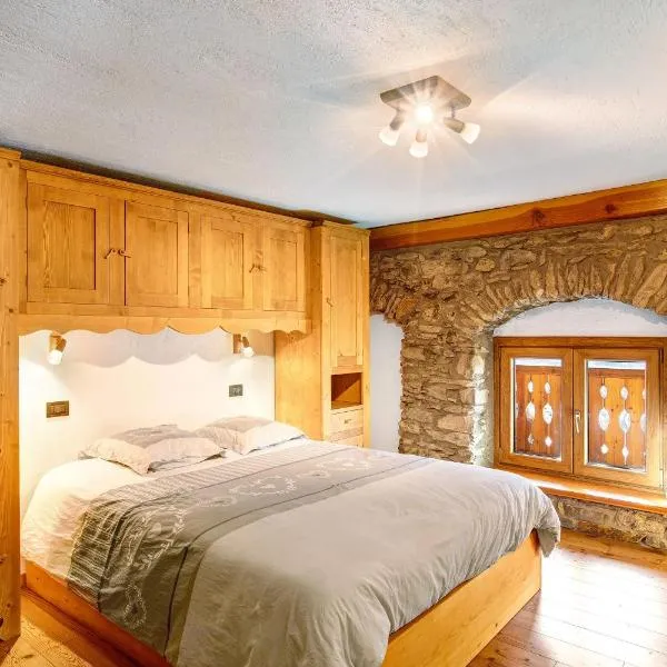 Chalet vista Monte Bianco, hotel di La Salle