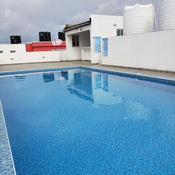 SPACIOUS VIP 1 BEDROOM with ROOFTOP SWIMMING POOL AVAILABLE, hotel en Mtwapa