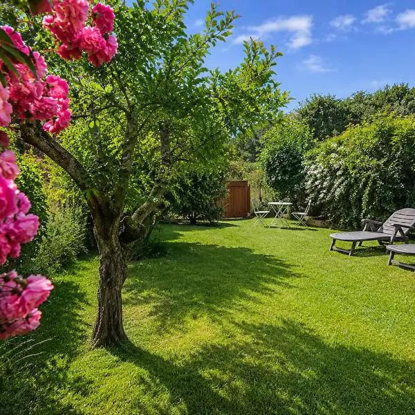 Casa Fonte das Rozadas, with BBQ and garden, hotel em Pracíns
