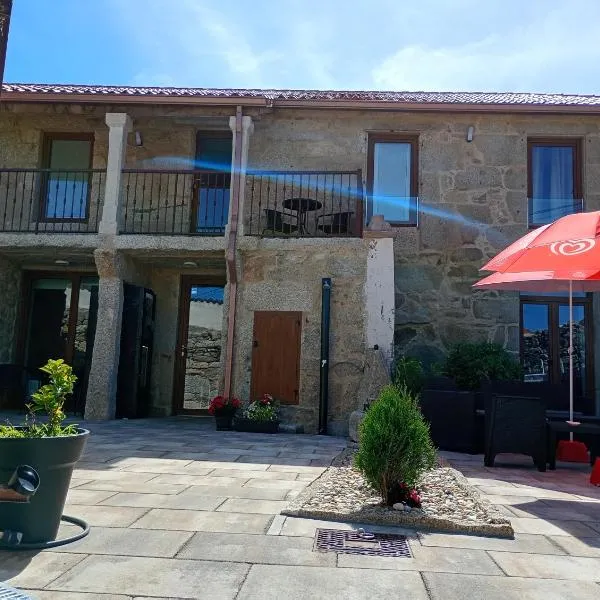 Albergue Turistico En Armenteira A Fragua do Ferreiro, hotel di Armentera