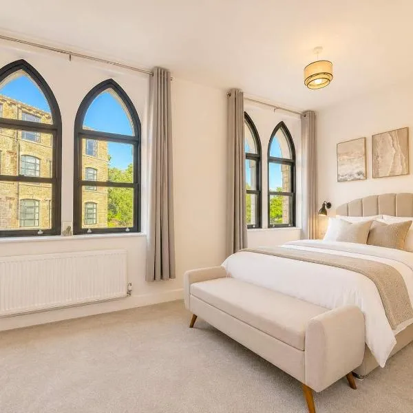 Lux House 2BR - Sleeps 6 -Free Parking - Huddersfield, hotel i Elland