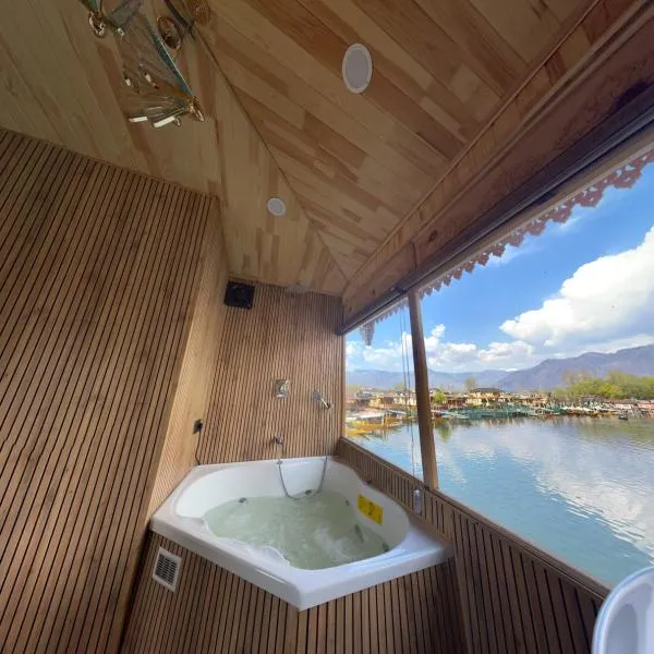 Smith Palace Group Of Houseboats, hotel in Srinagar