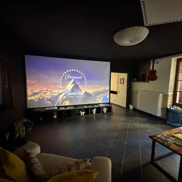 Casa Artista a due passi dal lago - Ampio Bilocale, hotel v destinácii Lenno