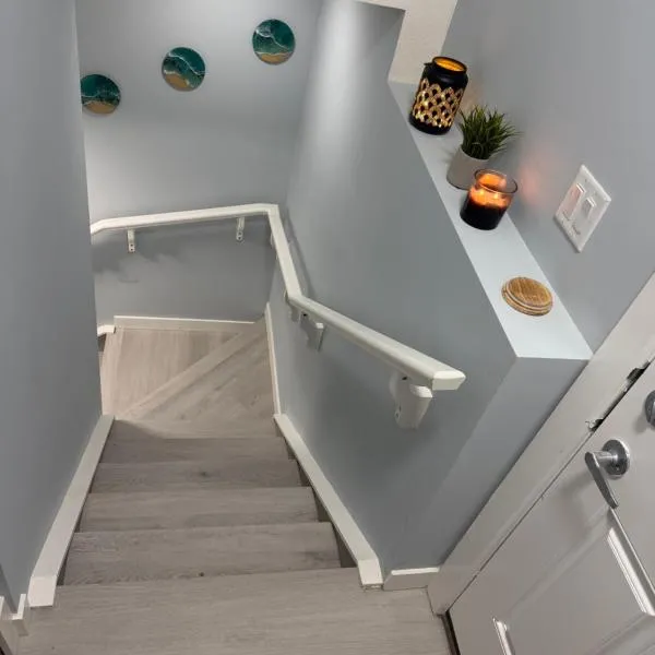 Entire 2BR Suite 12 min to Airport, hôtel à Calgary