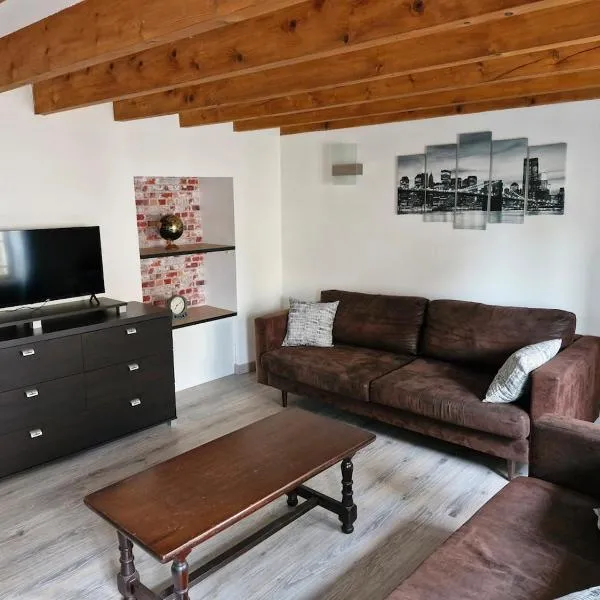 Maison de ville cosy - L'aparté fruité, hotel em Craponne-sur-Arzon
