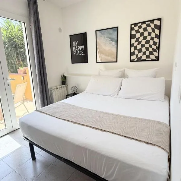 Maya Apartments, hotel in La Maddalena