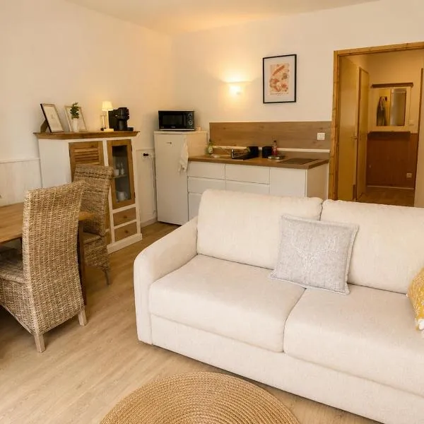 Appartement aux pieds des pistes, App64, hotelli kohteessa Mijoux