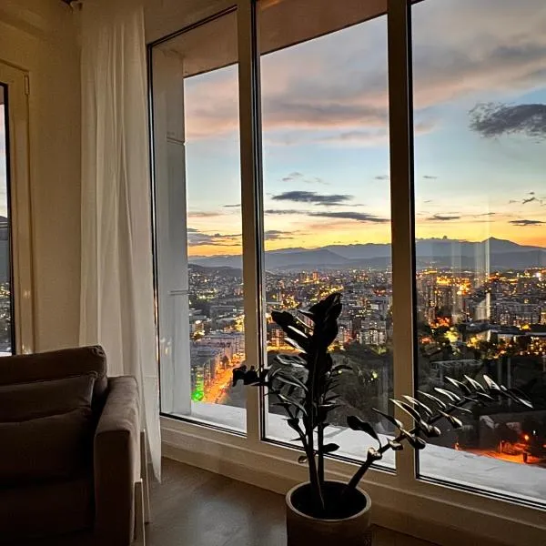 36th Floor Skyline Apartment with Spa & Fitness Included - Cevahir Sky City, Skopje, hotel in Skopje