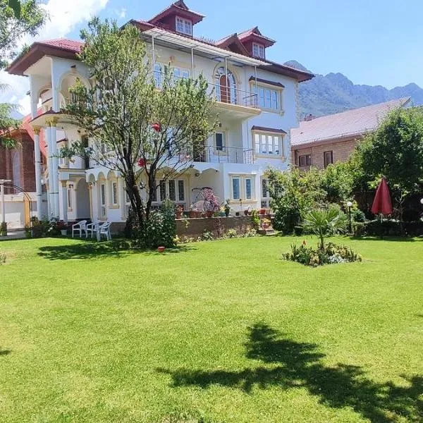 The CLOVER INN, hotel di Srinagar