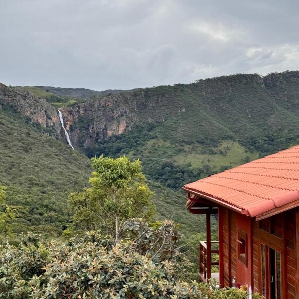 Abrigo dos Lobos - casa com cachoeira na Canastra