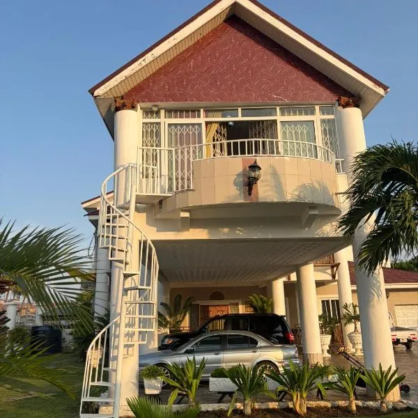 Viesnīca Nyaniba Villa Akrā