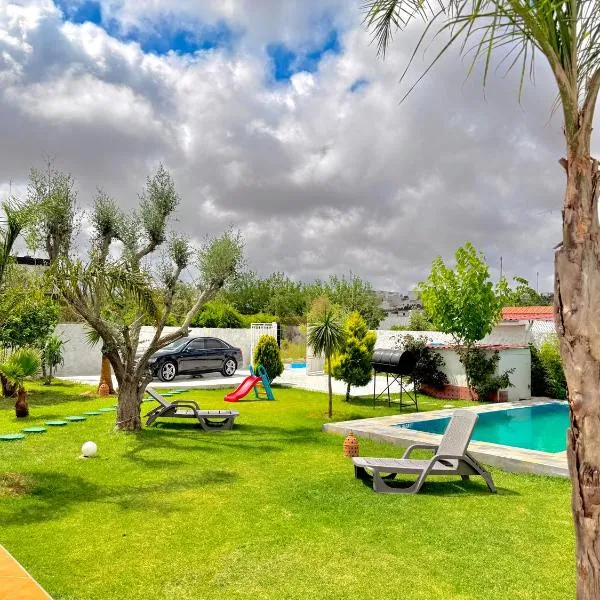 Luxury Villa with Pool & Garden5km from Cabo: Tetuan şehrinde bir otel