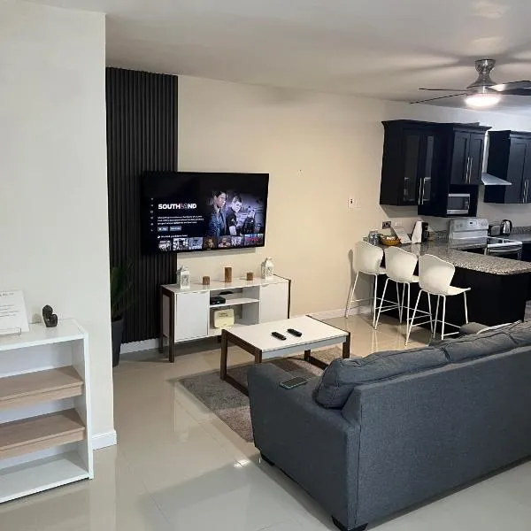 Mandeville ingleside luxury, מלון במנדוויל
