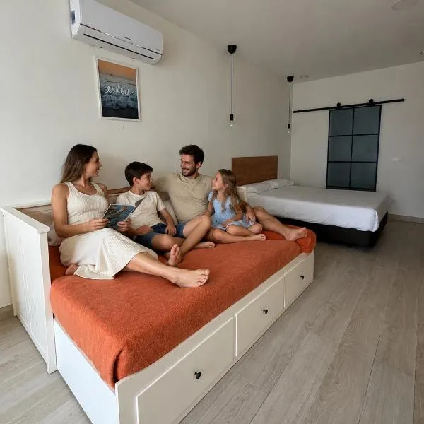 Modern apartment near Valencia Port and the beach, Hotel in Valencia