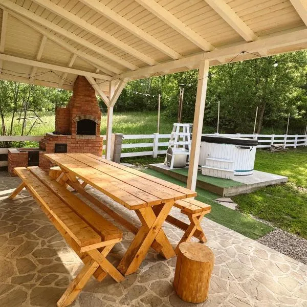 Cabana Gala Doftanei, hotel u gradu 'Trăisteni'