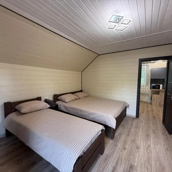 Family House, hotel a Izki