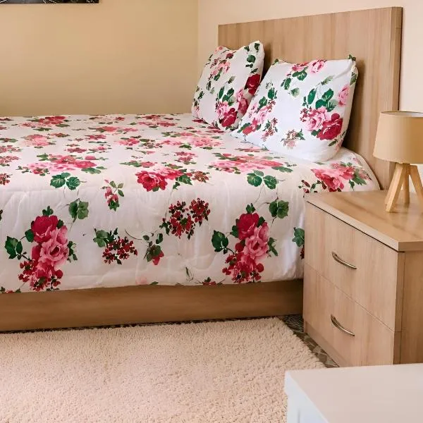 DAIFLAH Guesthouse & Hostel:  bir otel