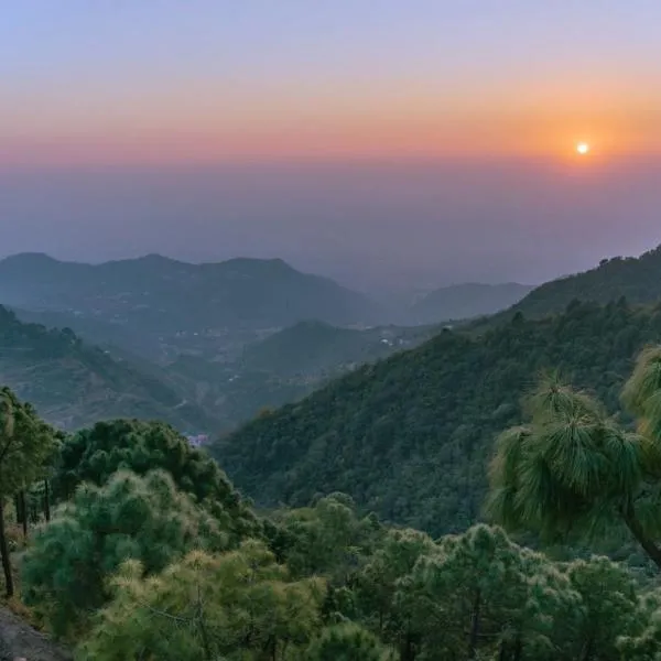 Grotto Peace Kasauli, готель у місті Patta