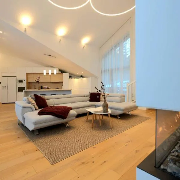 The Rock Complex - The Gallery Penthouse, hotel v destinaci Sinaia