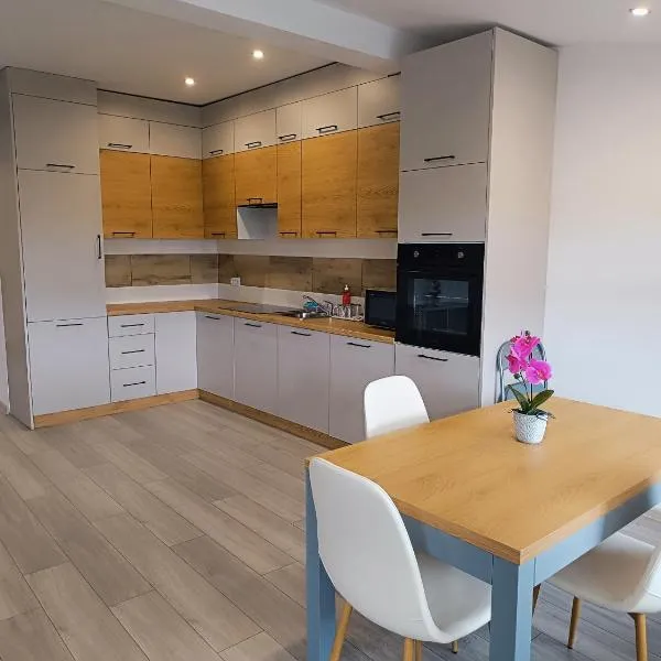 Apartamenty, Noclegi, Pokoje u Tomka III, hotel en Sufczyn