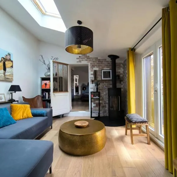 Charmante maison 3 chambres dans port ostréicole à Lauzières, khách sạn ở Nieul-sur-Mer