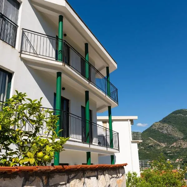 Apartmani Natal, hotel u gradu Donja Lastva