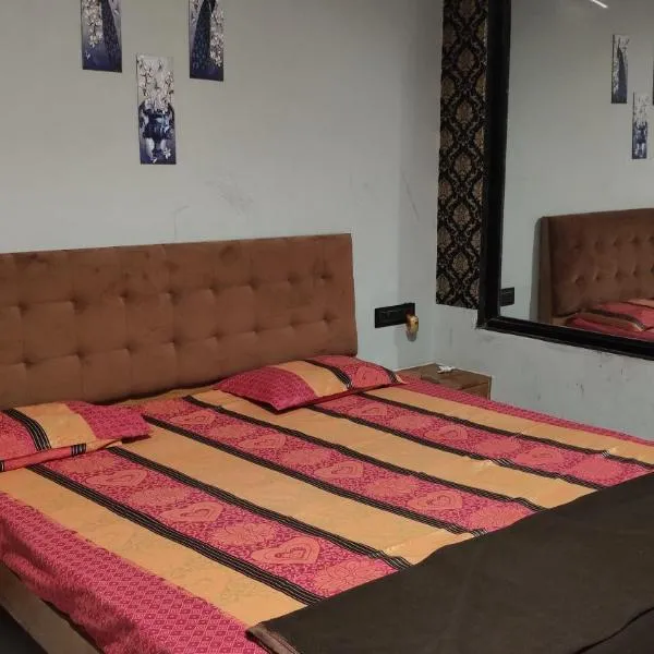 Shree Hariraj Guest House, מלון בואפי