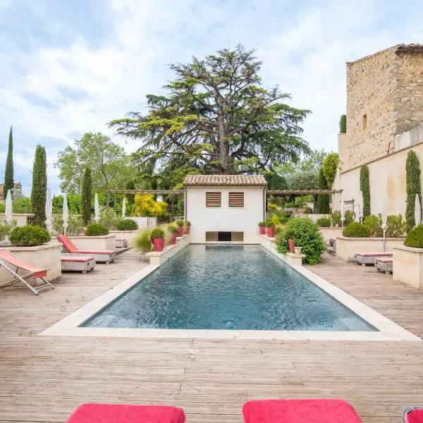 Boutique Hôtel La Villa Montesquieu & sa piscine, hotel v destinácii Laudun
